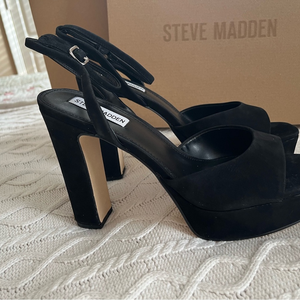 Steve Madden Black Suede Women's 5 inch  Heels Adjustable Ankle Sz 9 - Picture 8 of 16